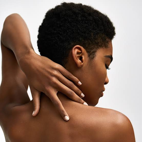How To Moisturize Dry Skin Naturally In 4 Easy Ways